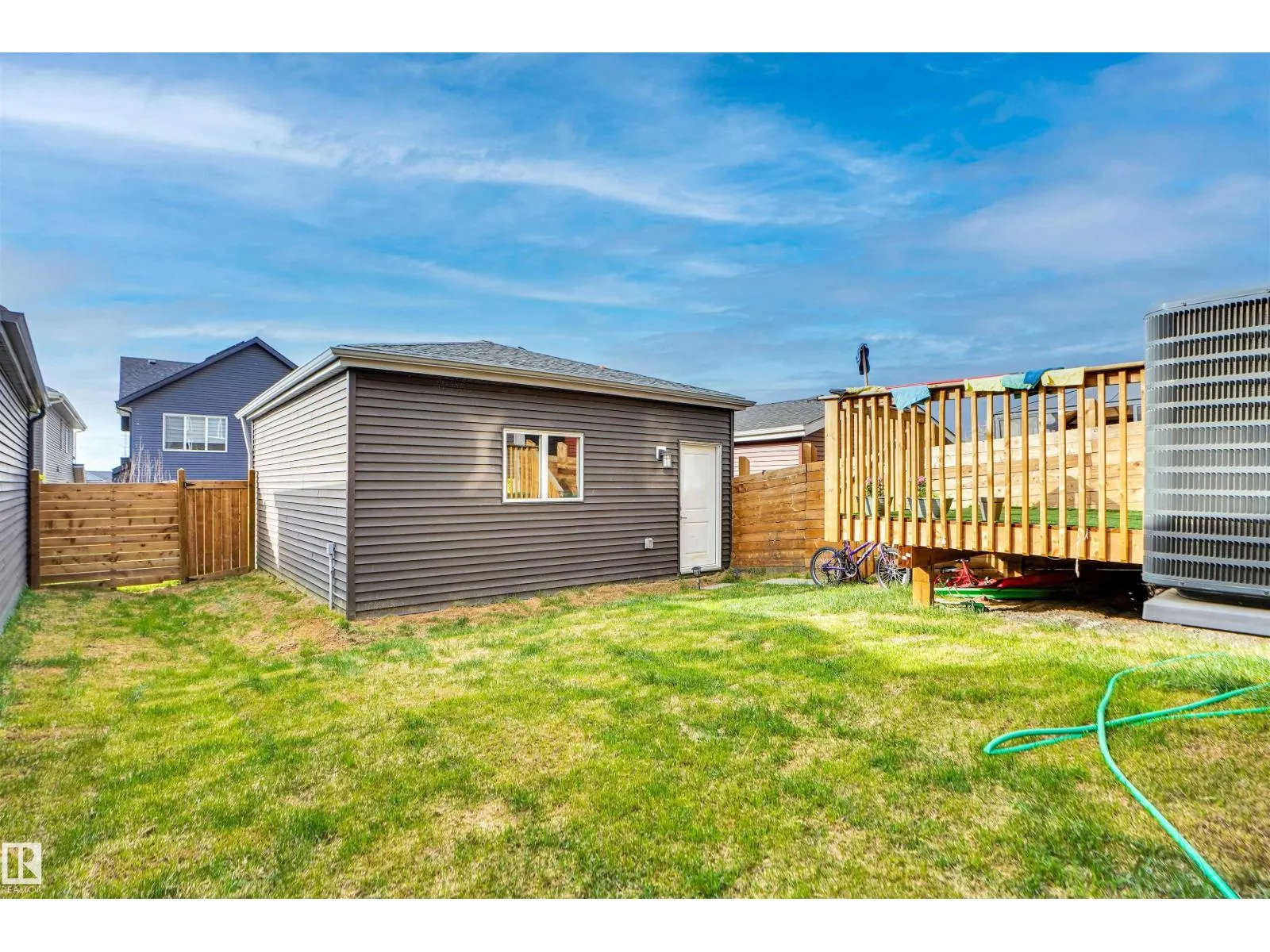 266 CHARLESWORTH DR SW