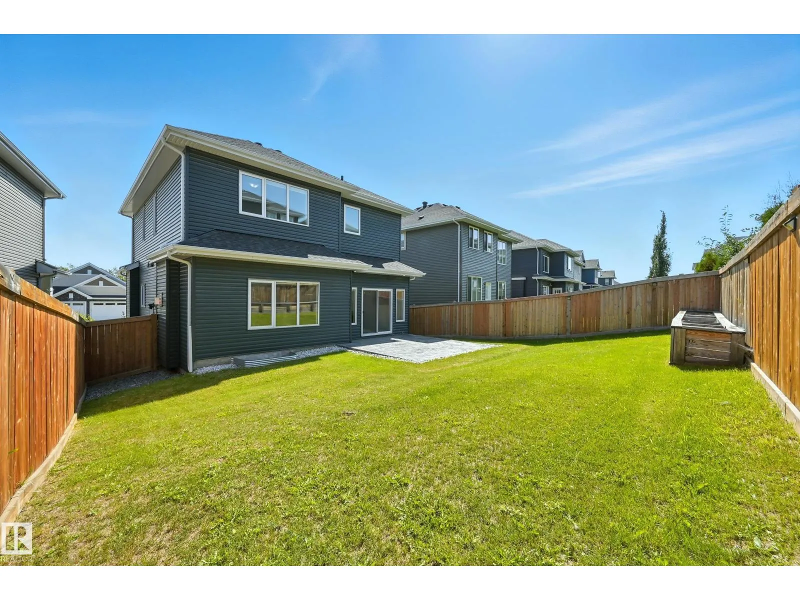 3384 CHICKADEE DR NW