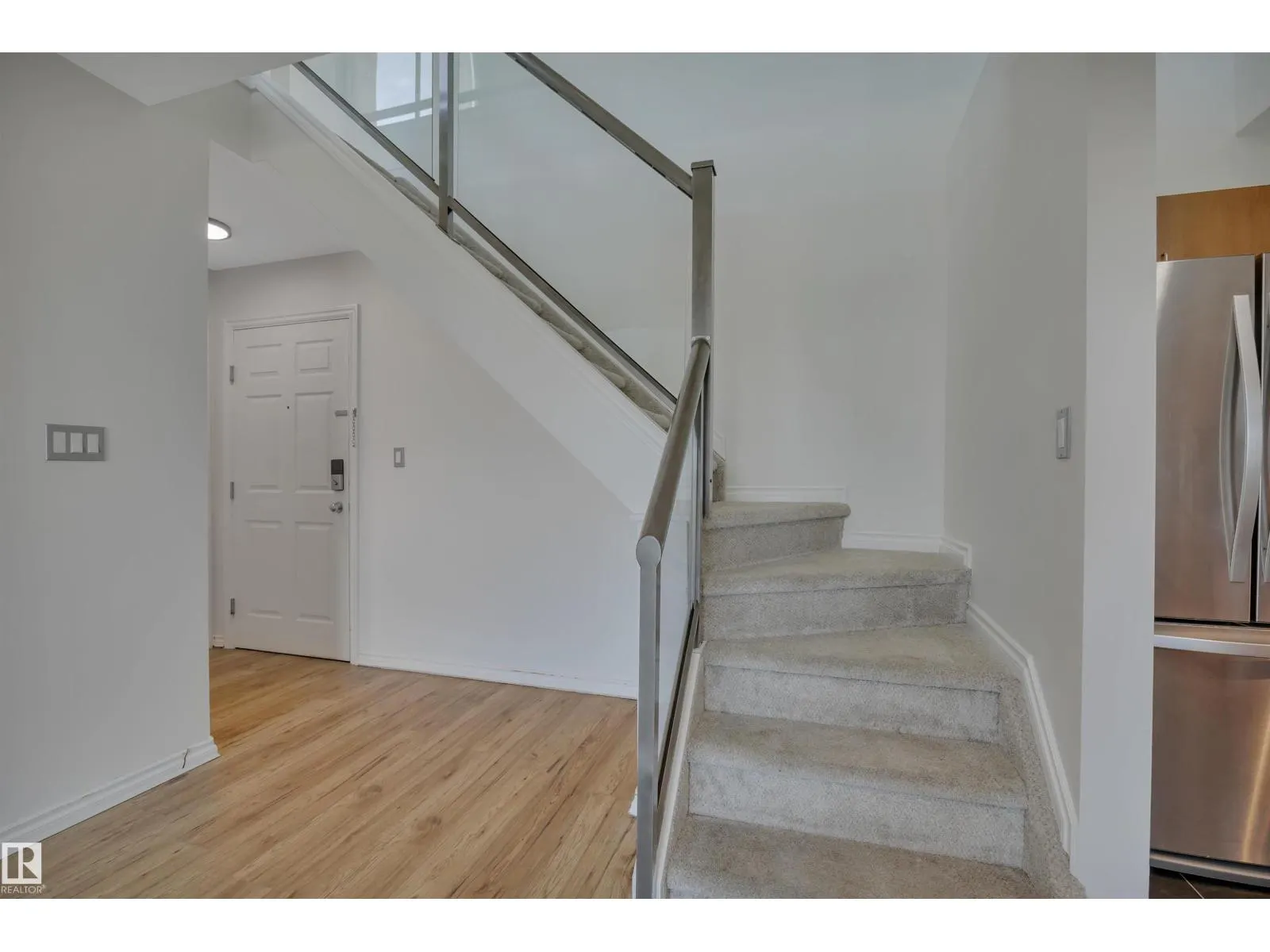 #408 10118 95 ST NW