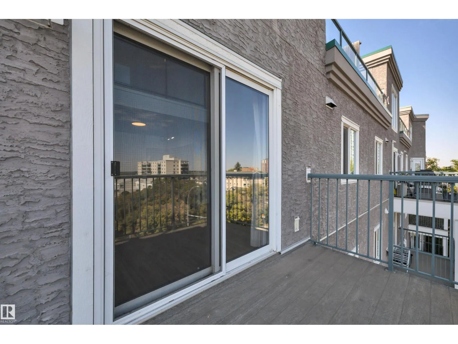 #408 10118 95 ST NW