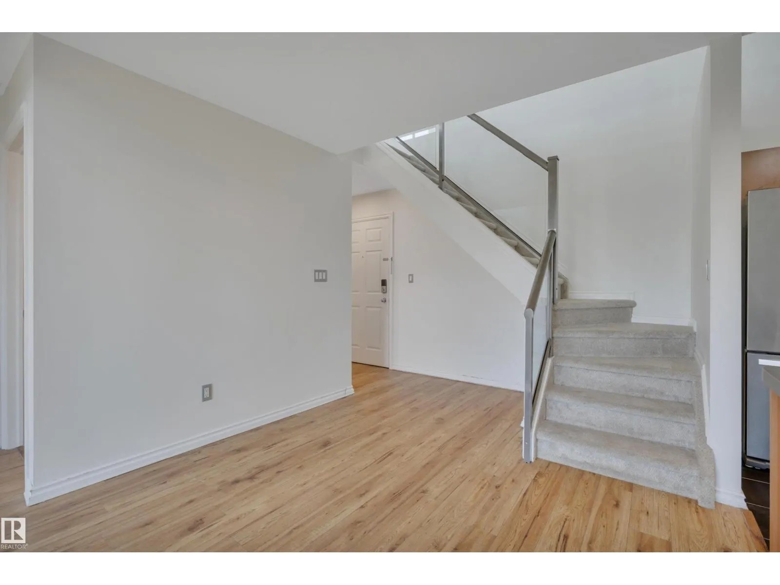 #408 10118 95 ST NW