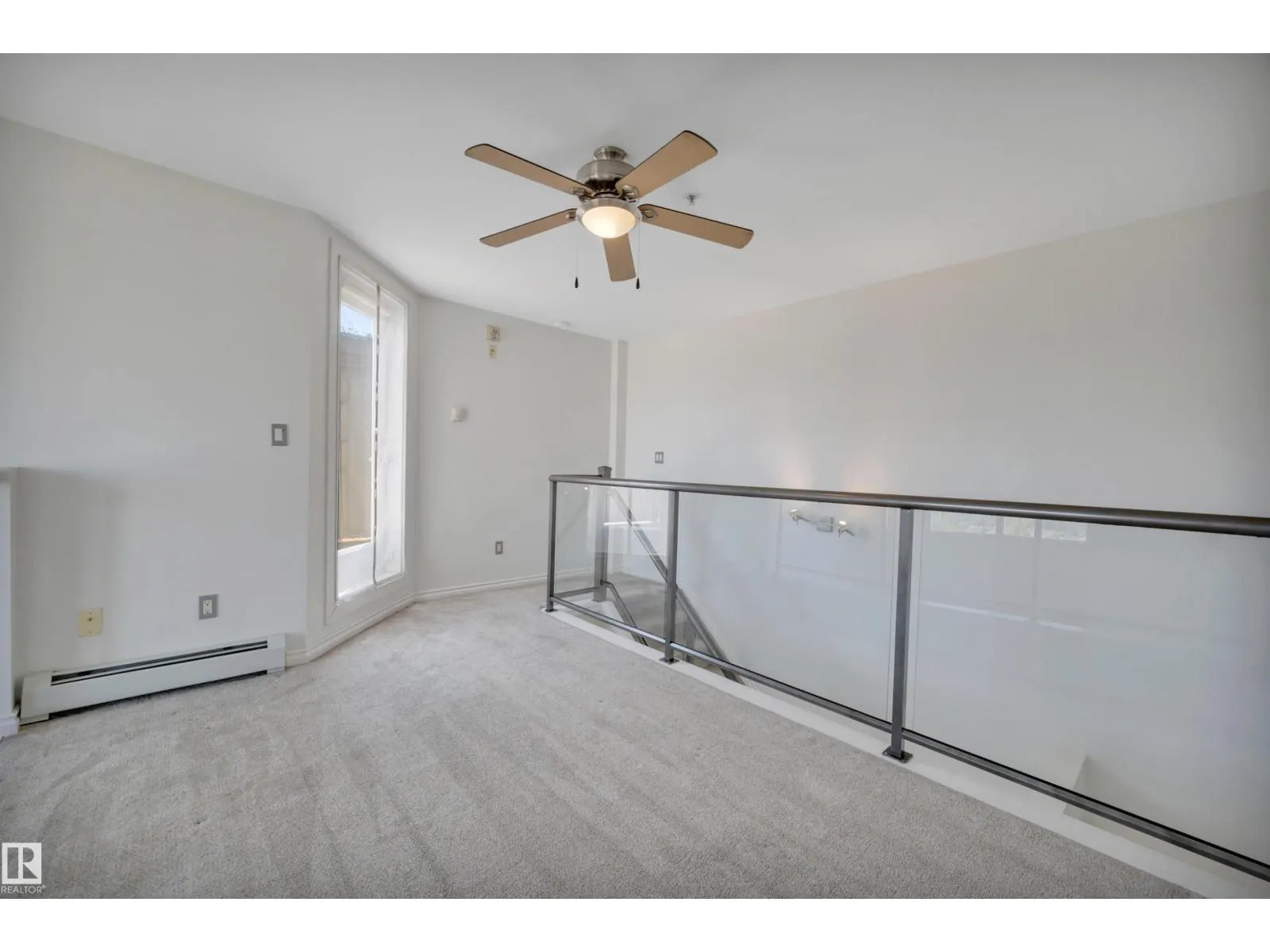 #408 10118 95 ST NW