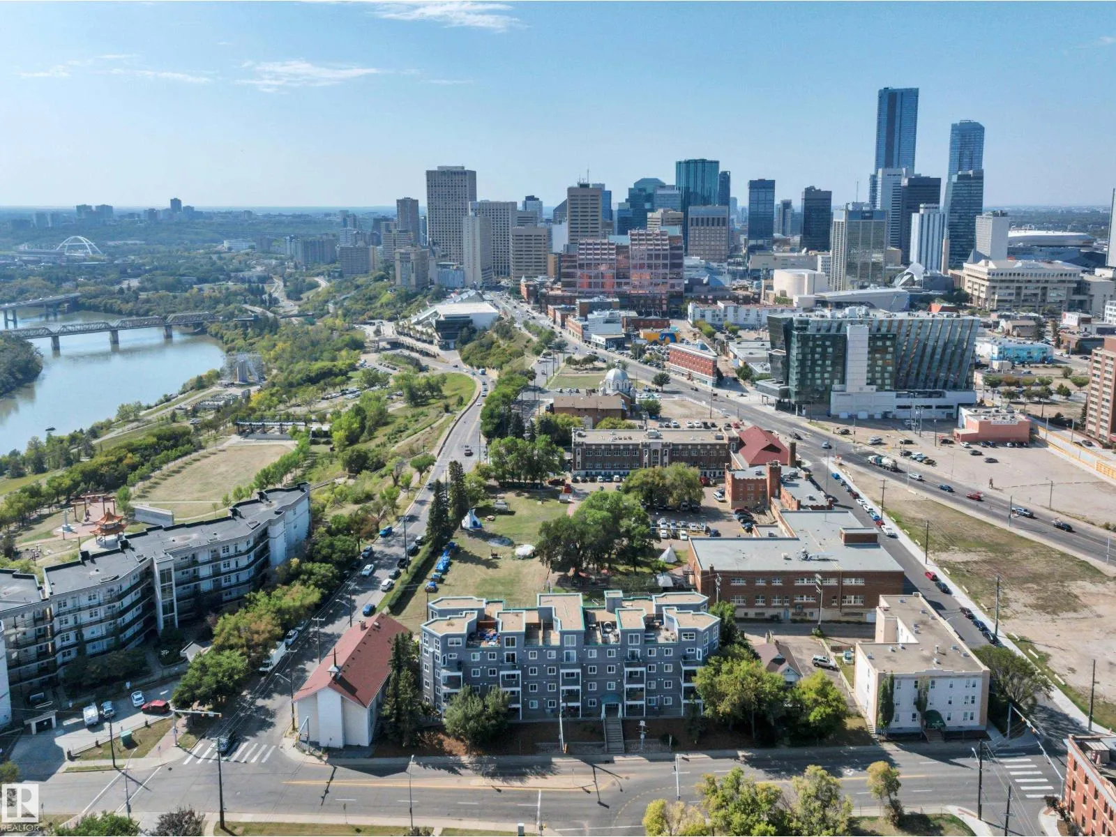 #408 10118 95 ST NW
