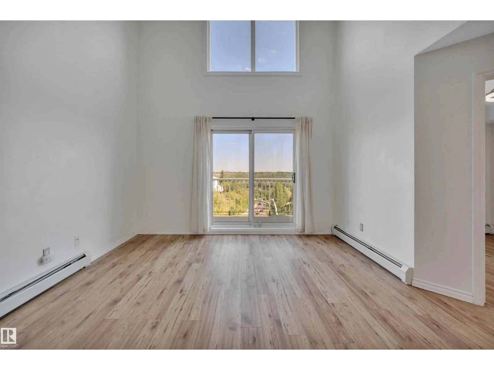 #408 10118 95 ST NW
