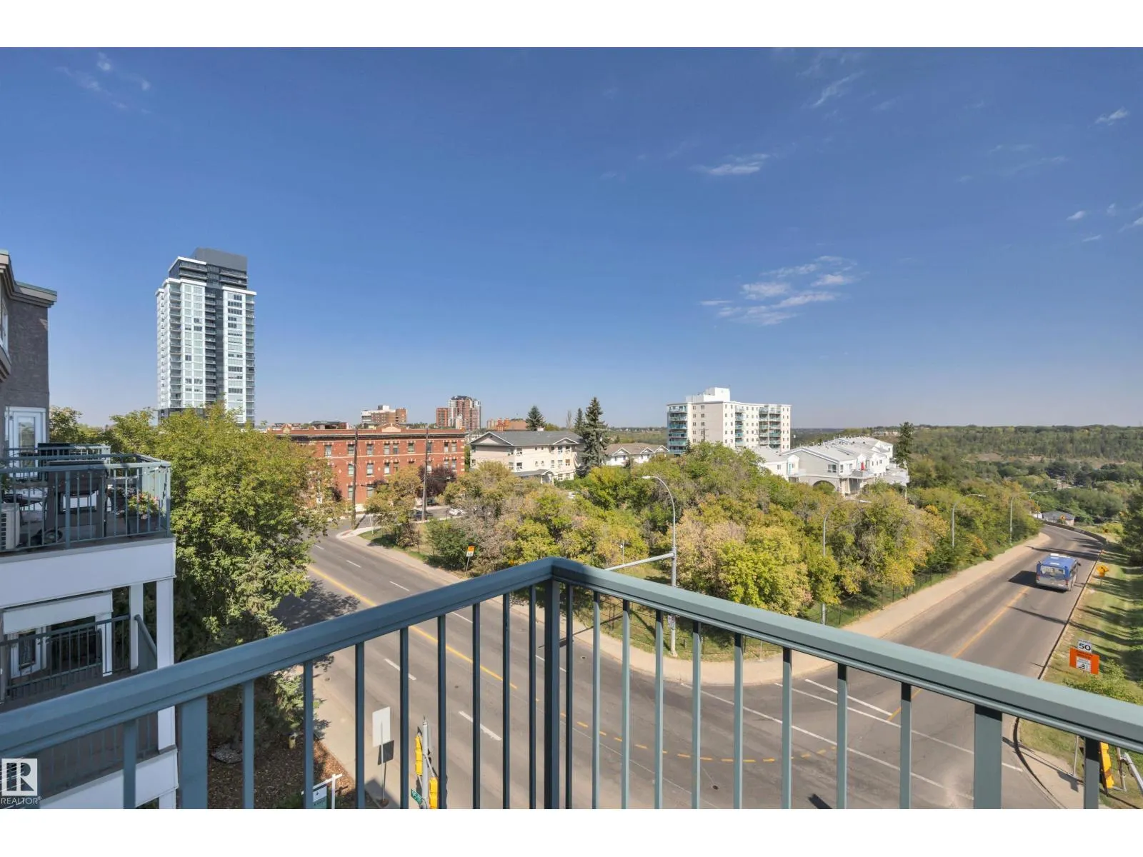 #408 10118 95 ST NW