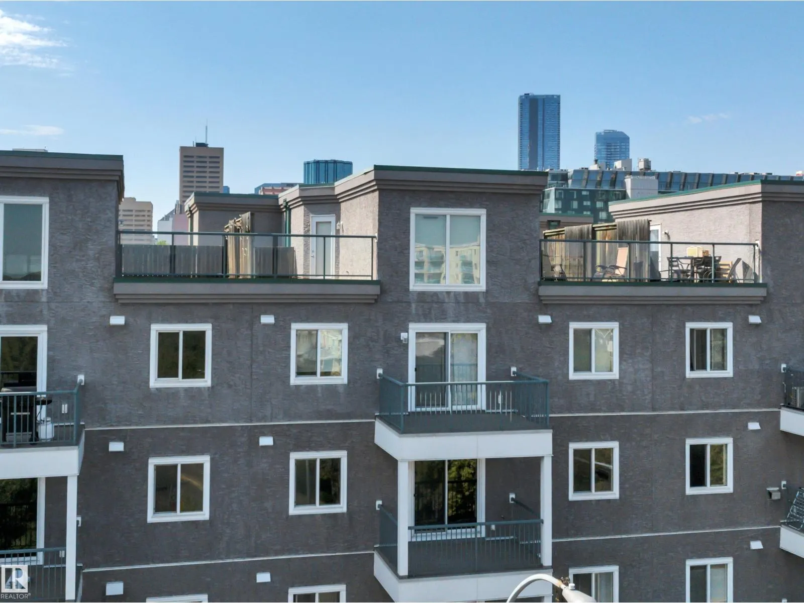 #408 10118 95 ST NW