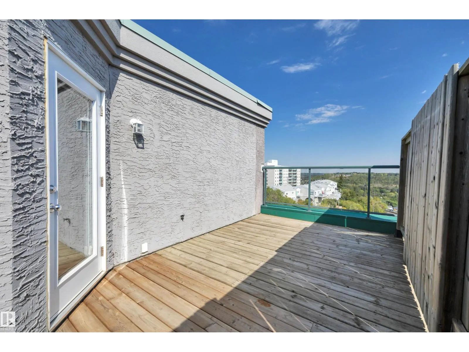 #408 10118 95 ST NW