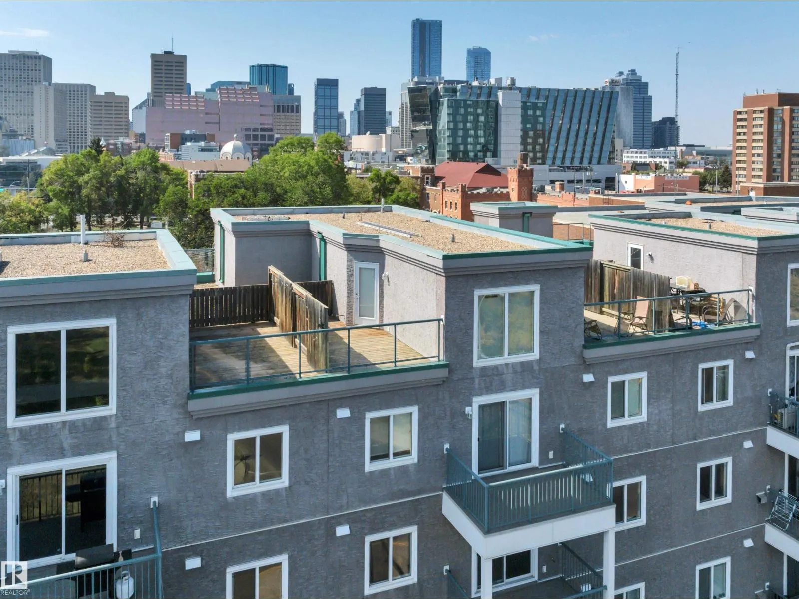 #408 10118 95 ST NW