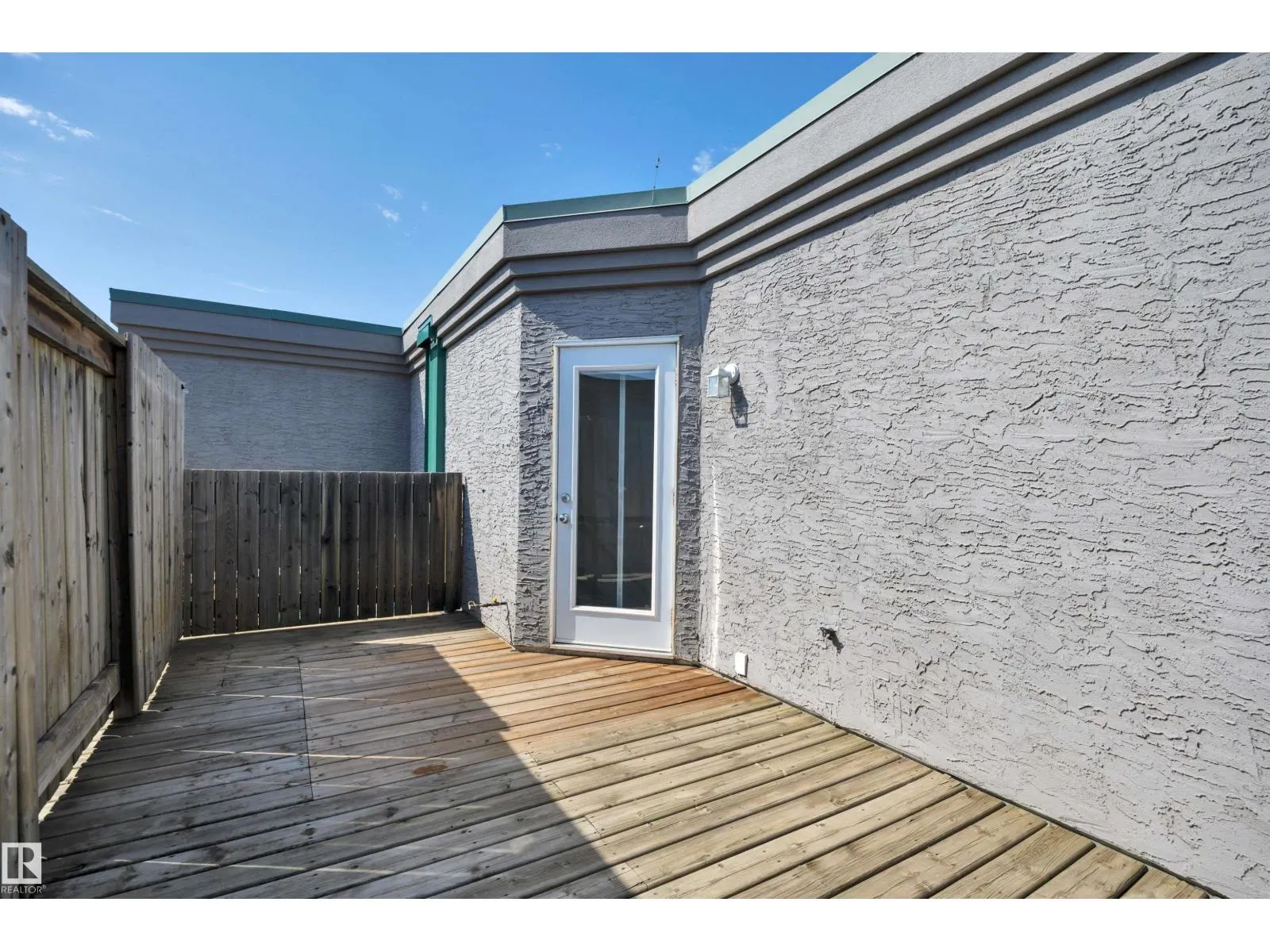 #408 10118 95 ST NW