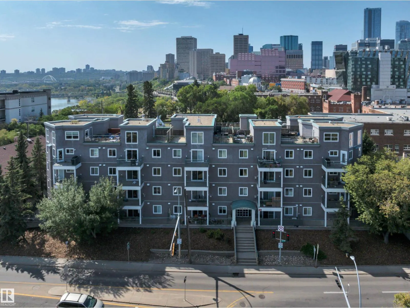 #408 10118 95 ST NW