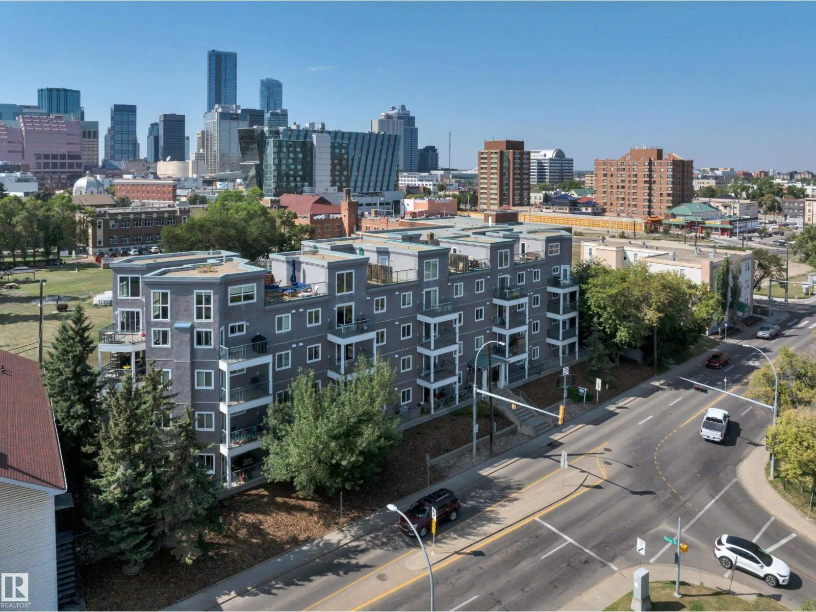 #408 10118 95 ST NW