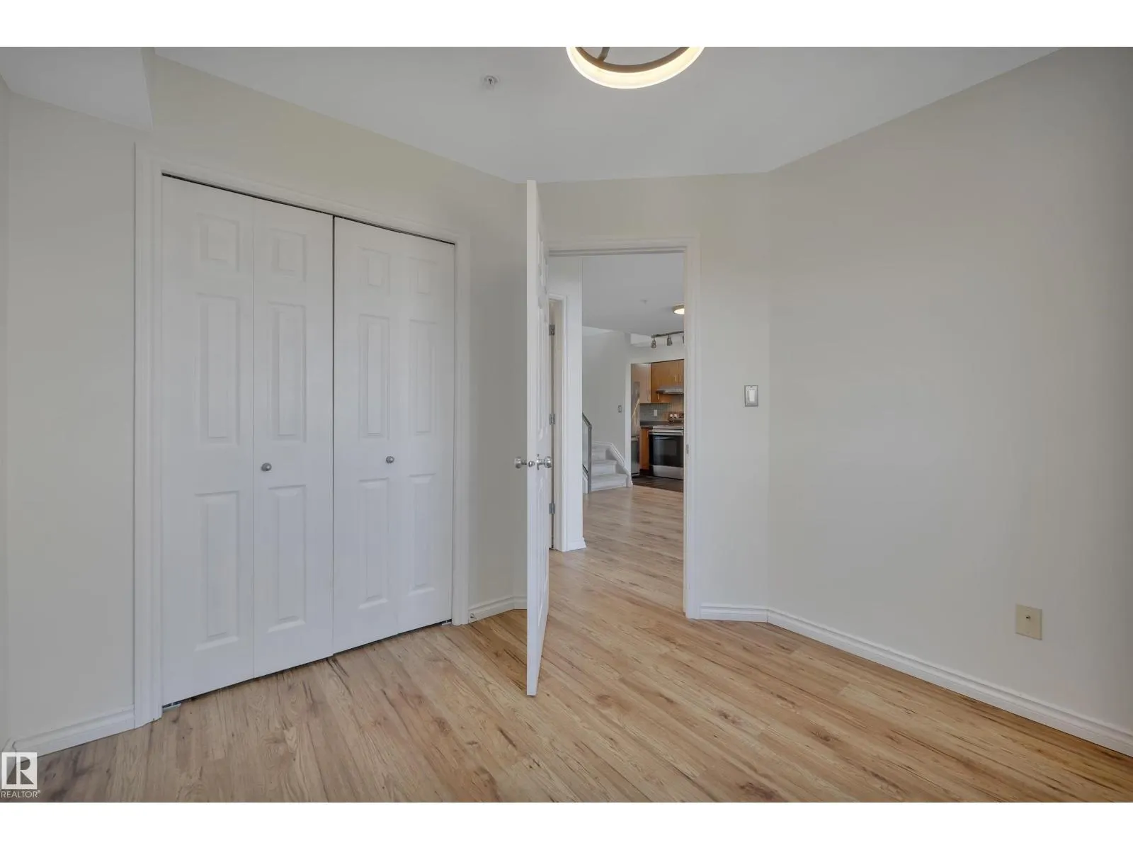 #408 10118 95 ST NW