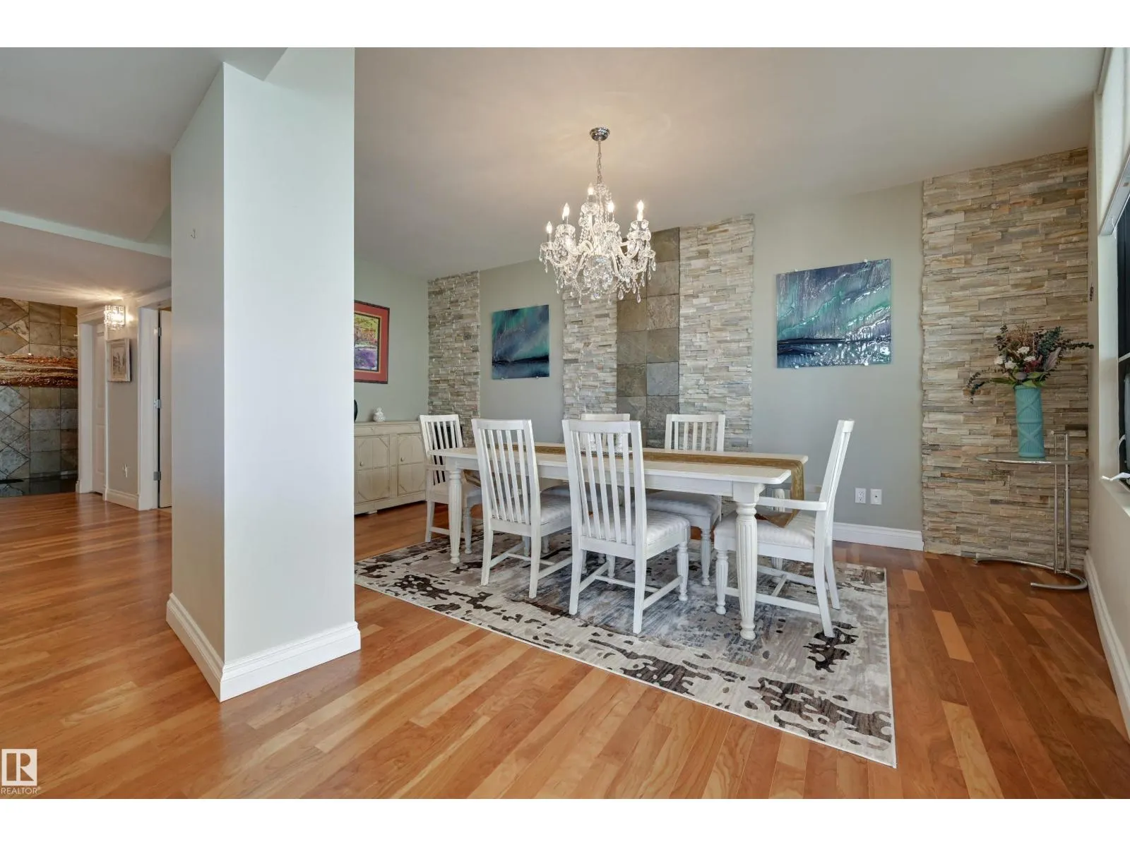 #802 10028 119 ST NW