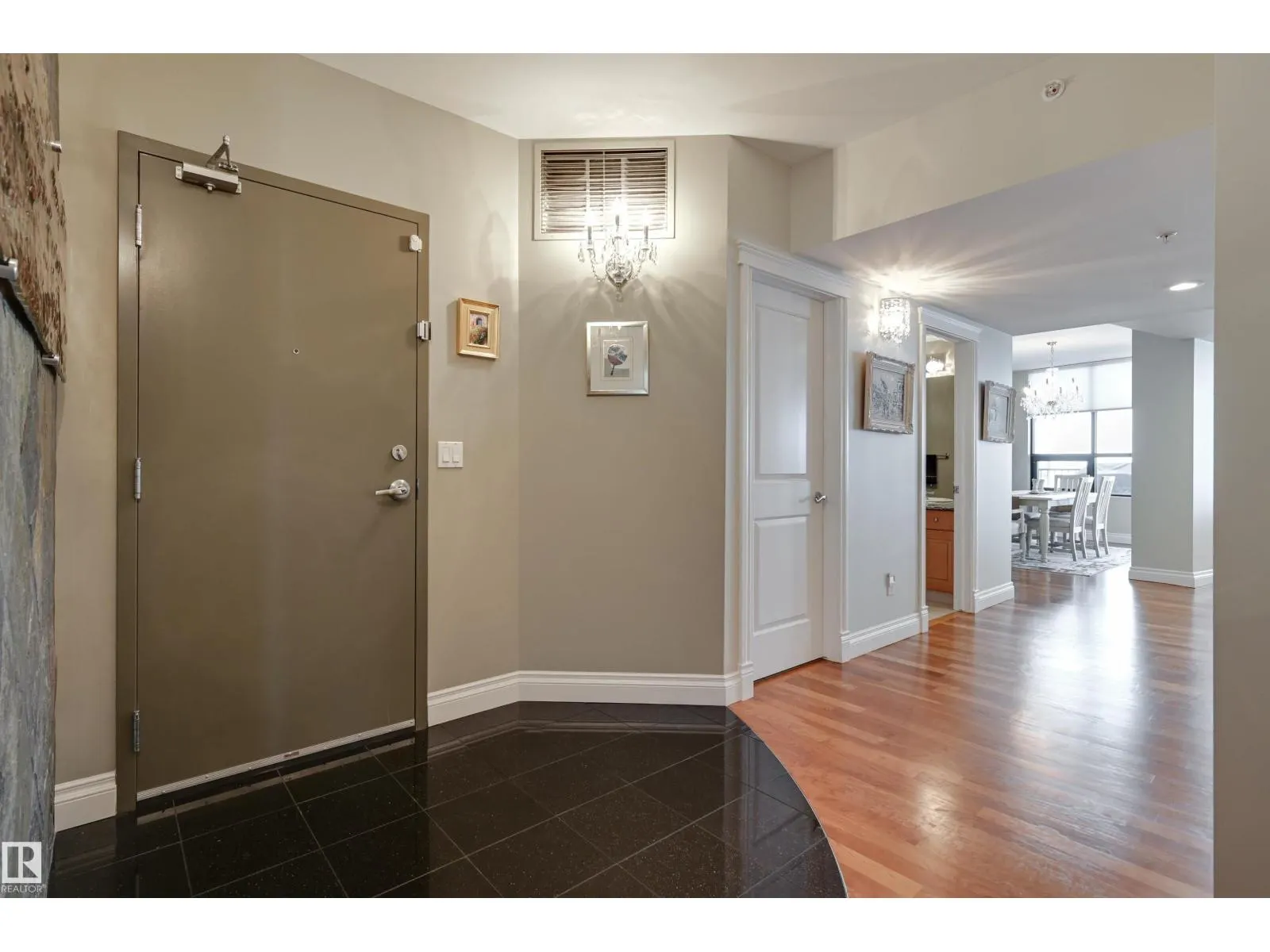 #802 10028 119 ST NW