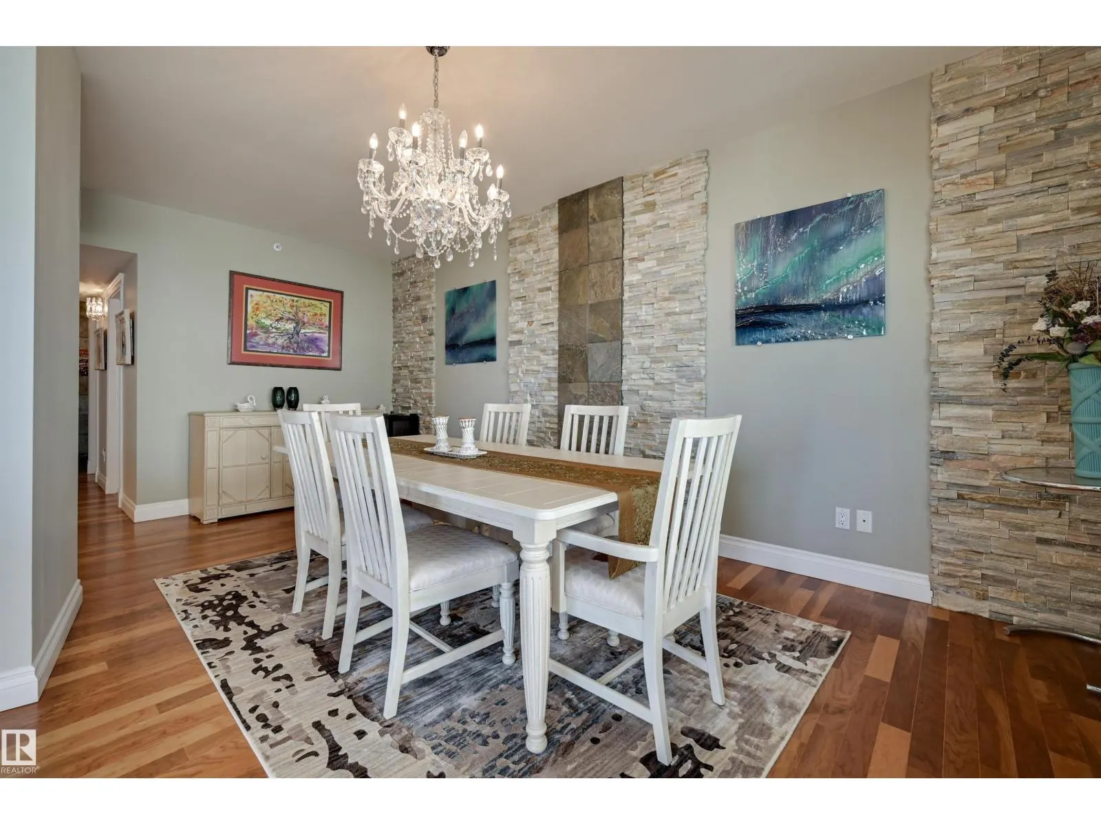 #802 10028 119 ST NW