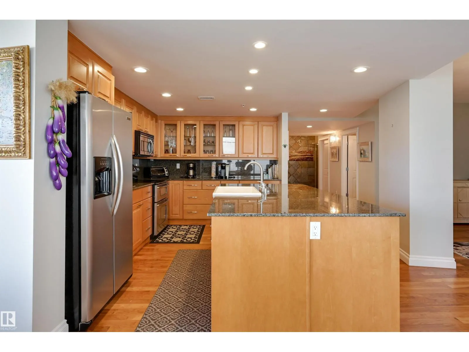#802 10028 119 ST NW