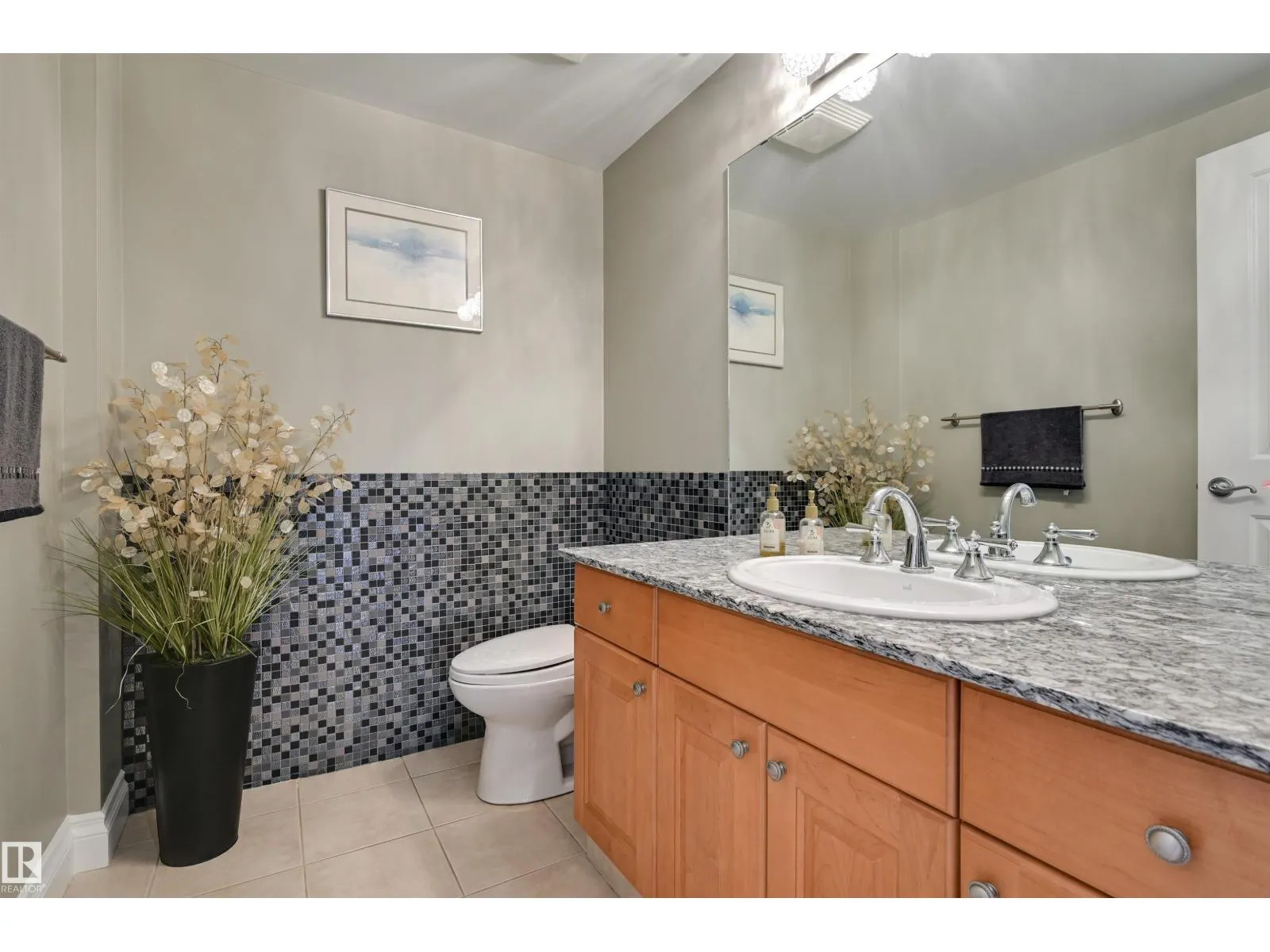#802 10028 119 ST NW