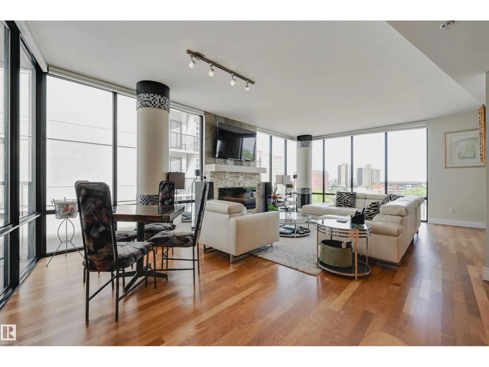#802 10028 119 ST NW