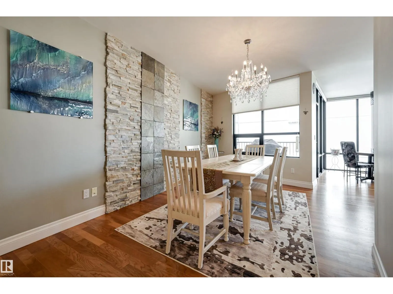 #802 10028 119 ST NW