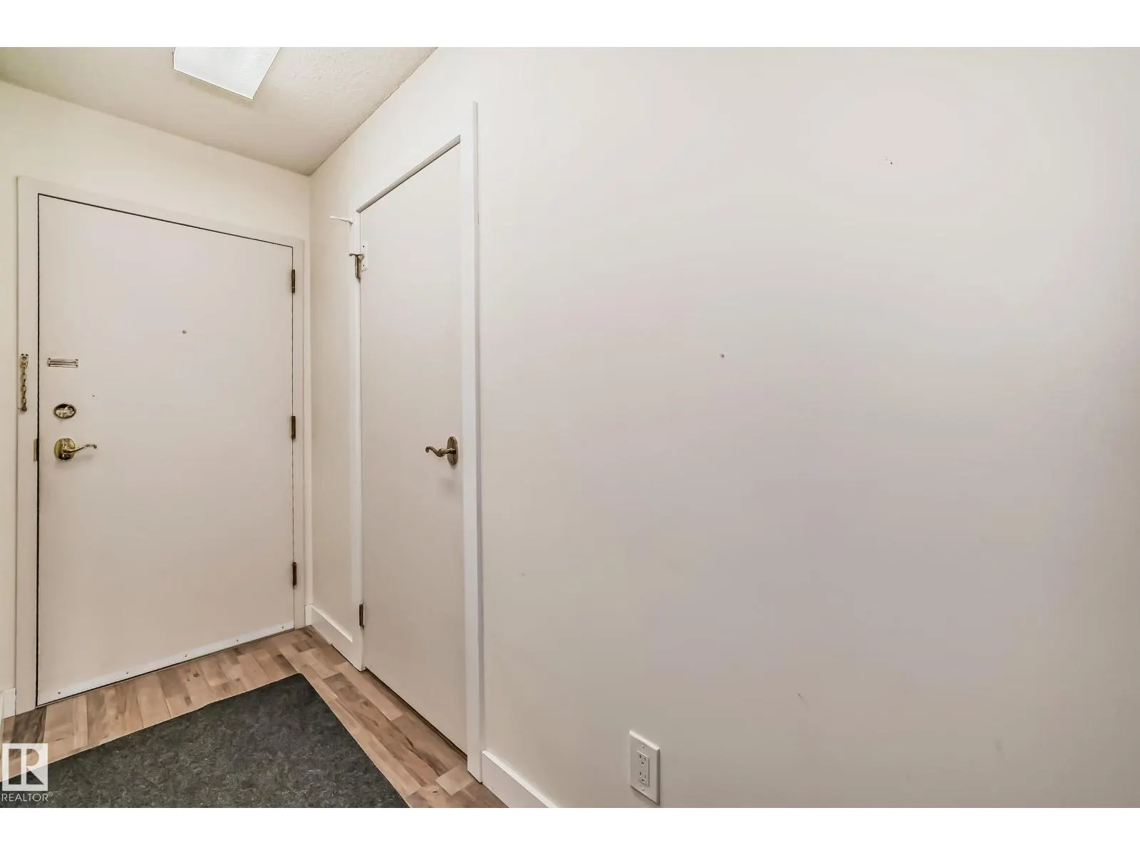 #214 18012 95 AV NW