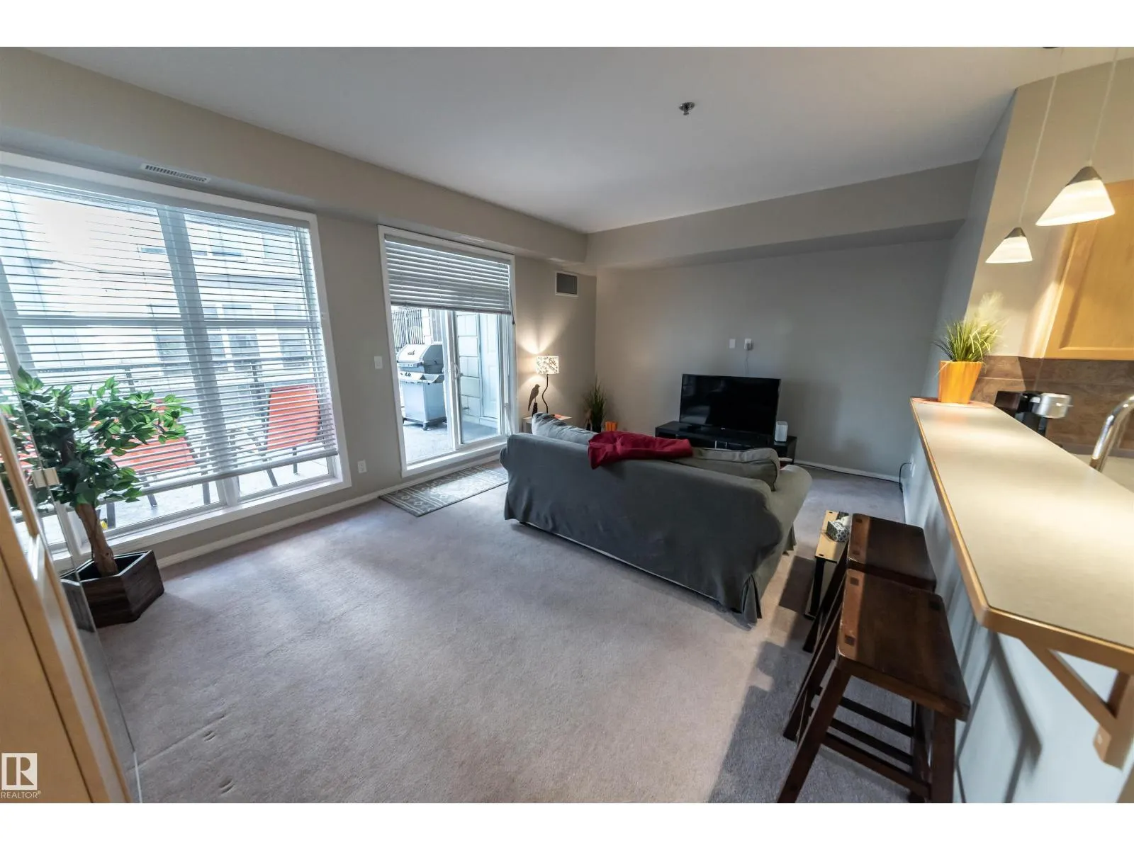 #150 4827 104A ST NW