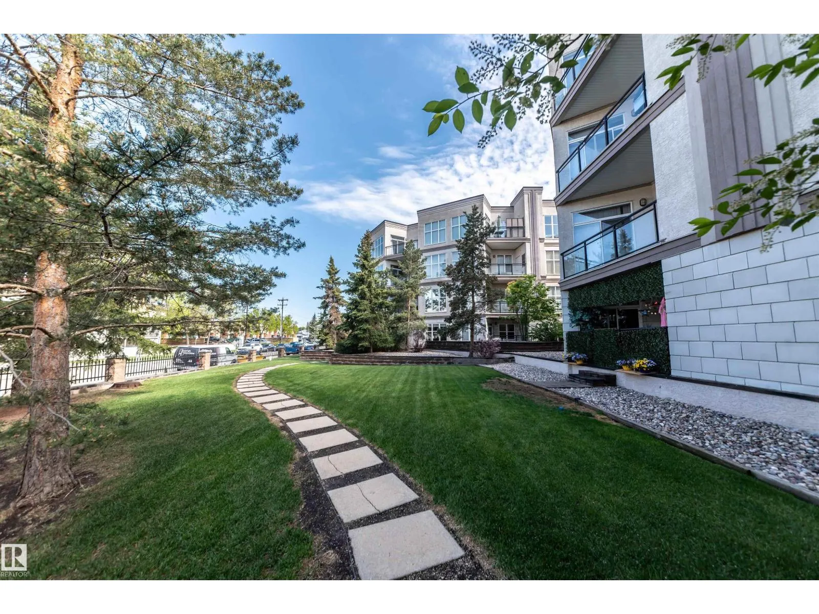 #150 4827 104A ST NW
