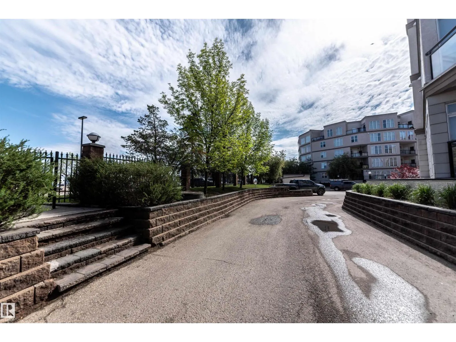 #150 4827 104A ST NW