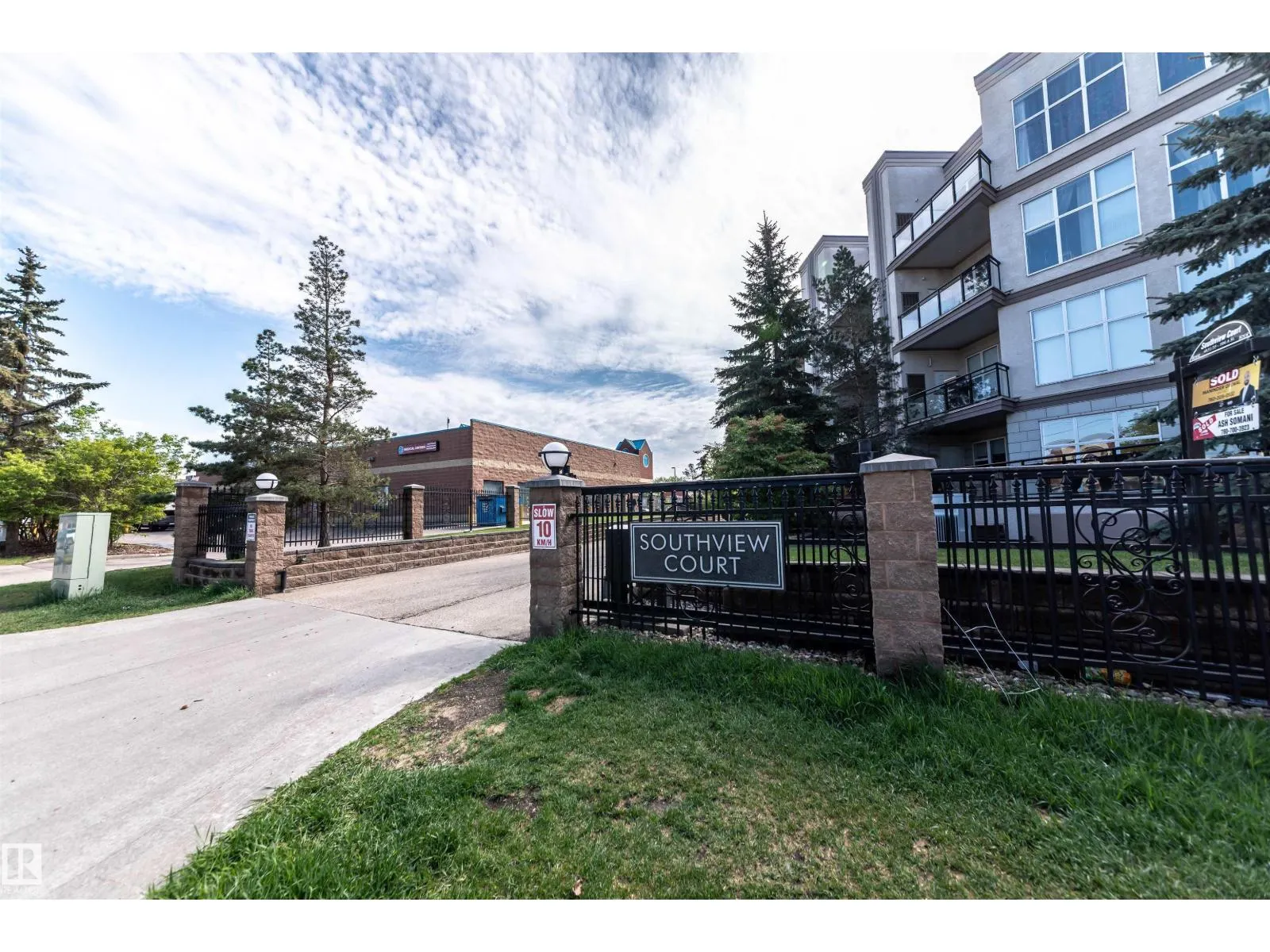 #150 4827 104A ST NW