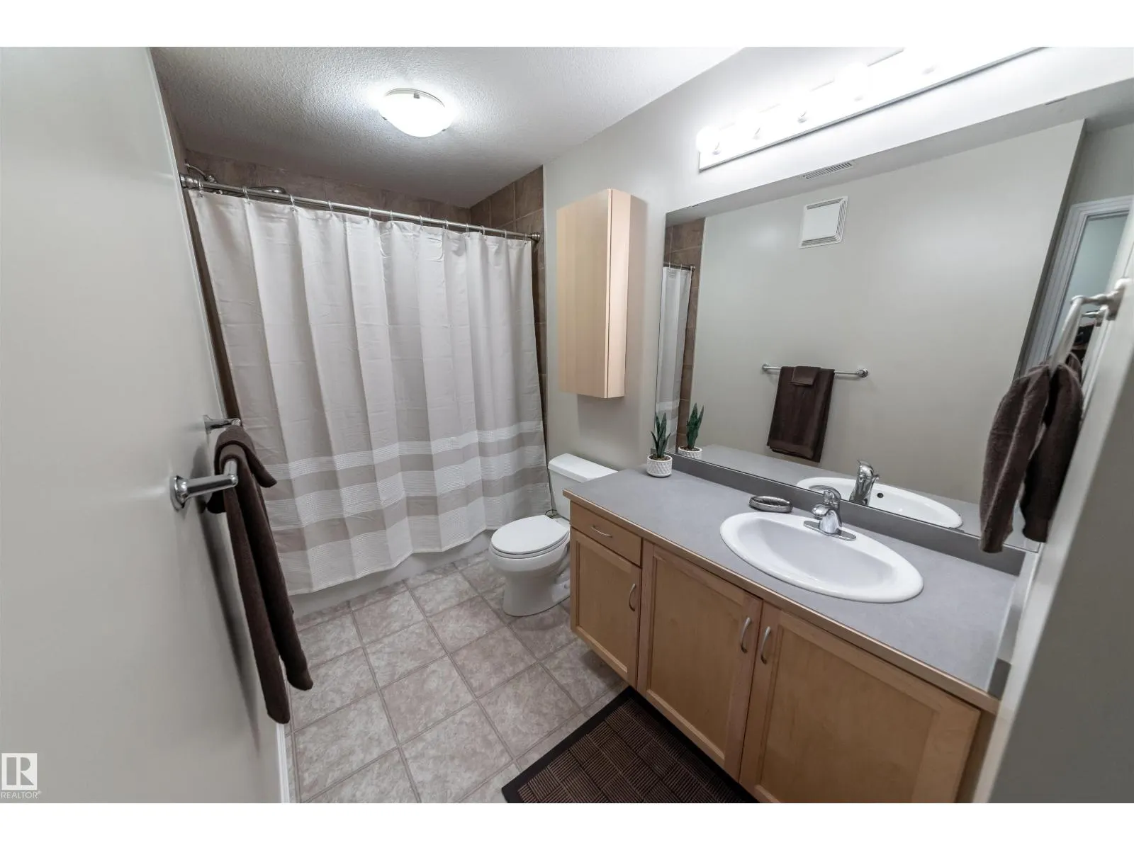 #150 4827 104A ST NW