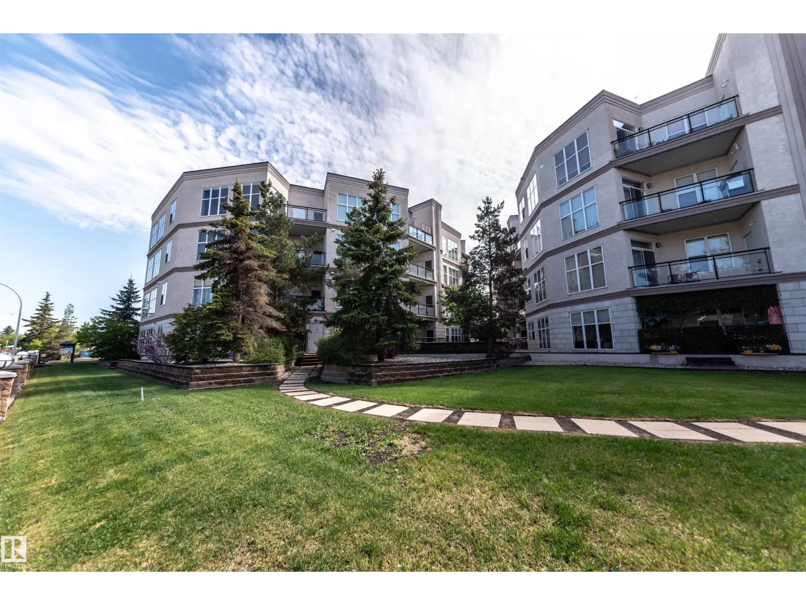 #150 4827 104A ST NW