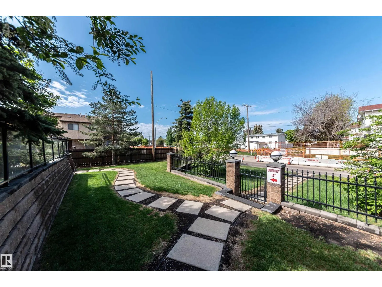 #150 4827 104A ST NW