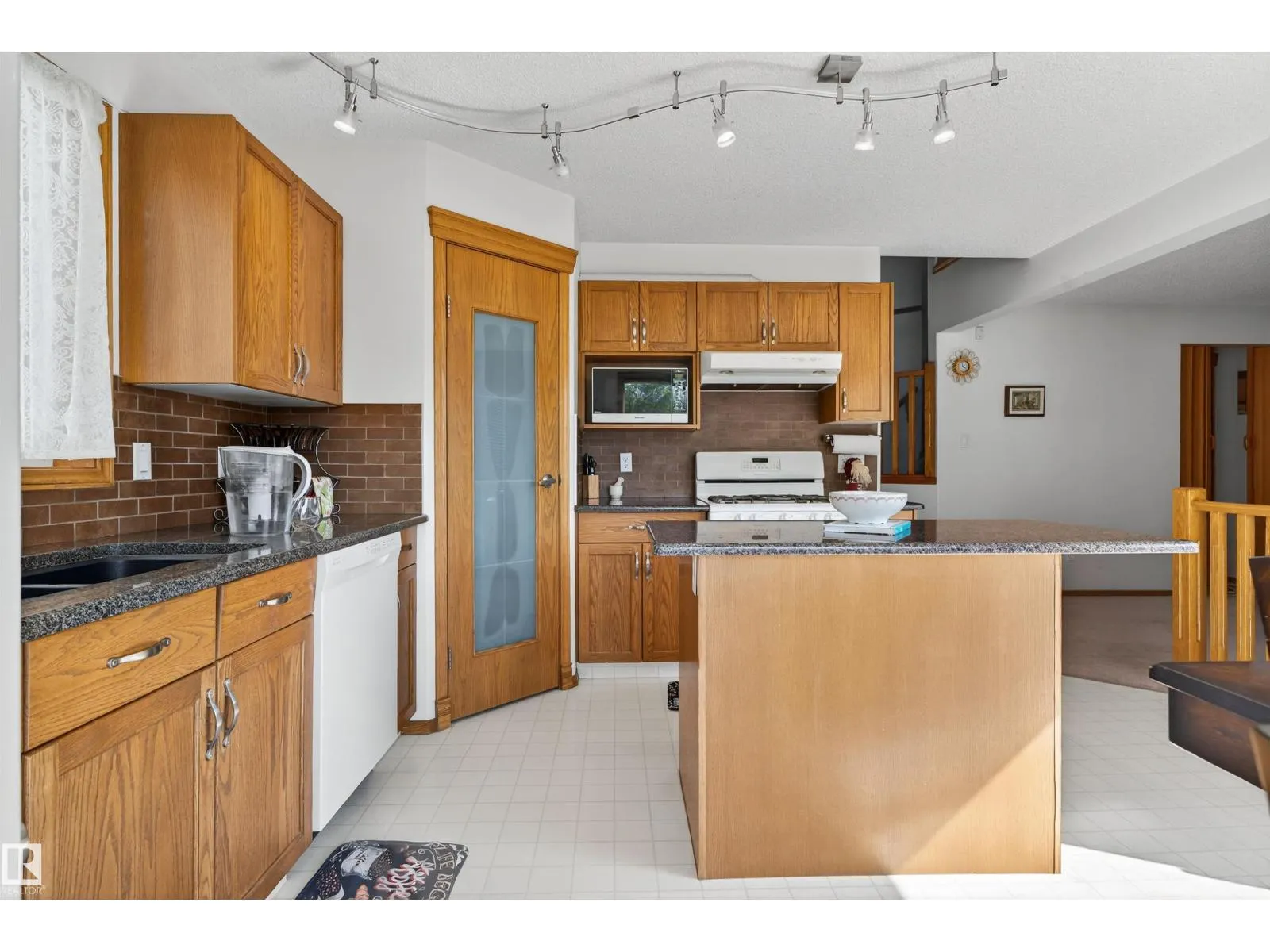 11346 173 AV NW