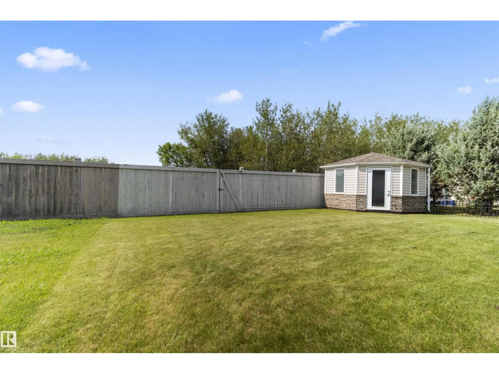11346 173 AV NW