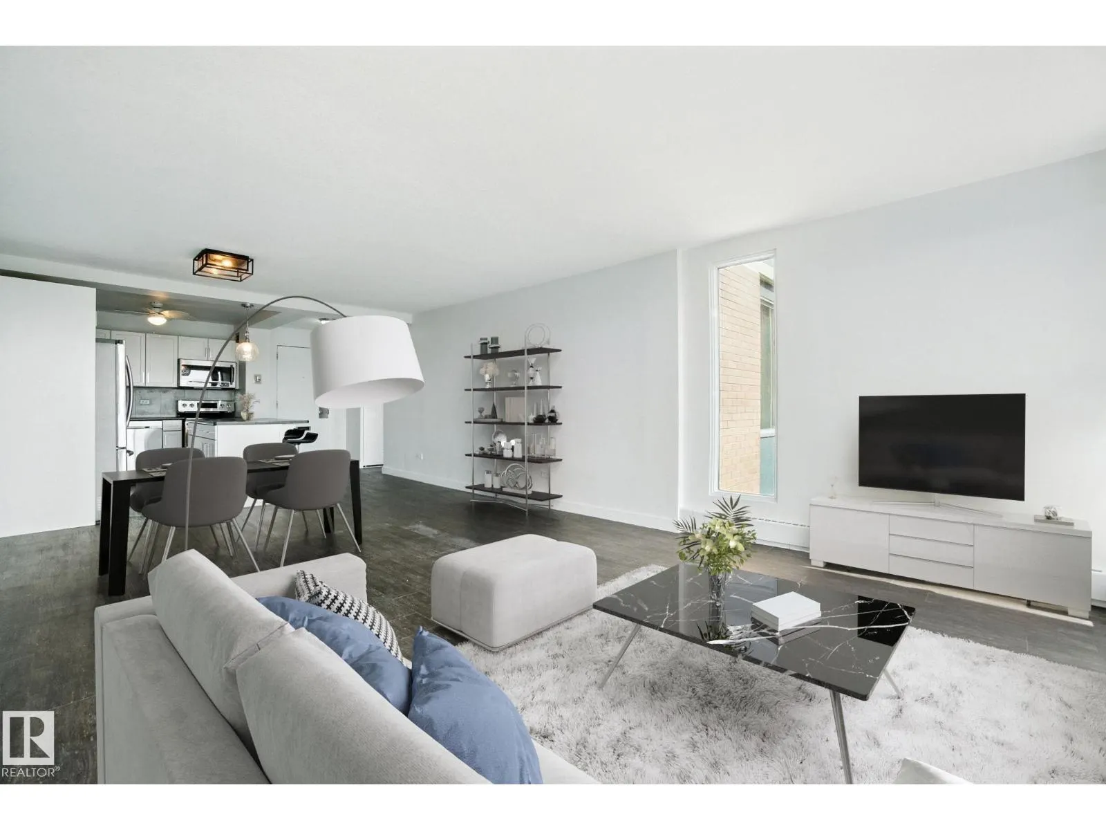 #703 9908 114 ST NW