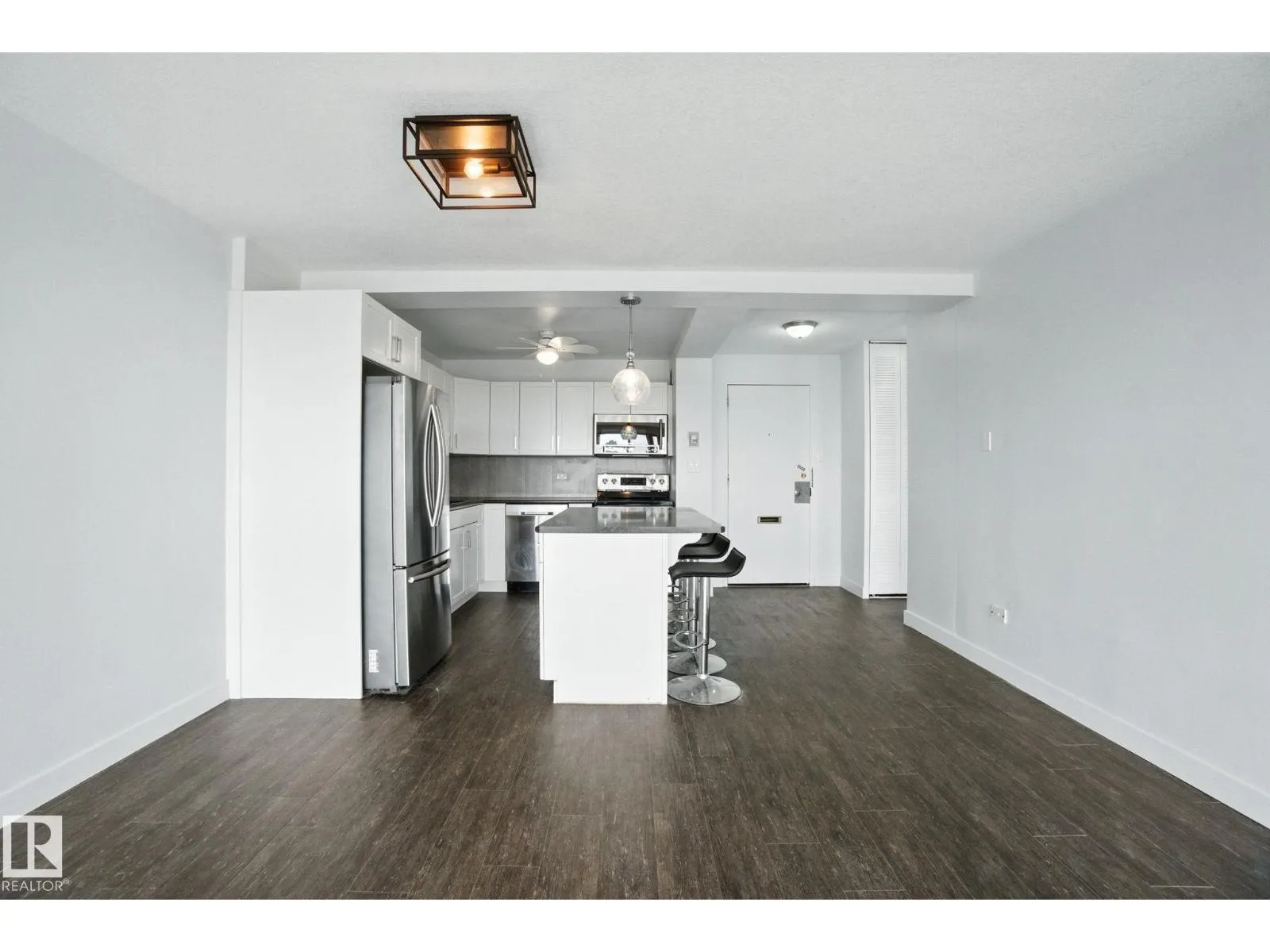 #703 9908 114 ST NW