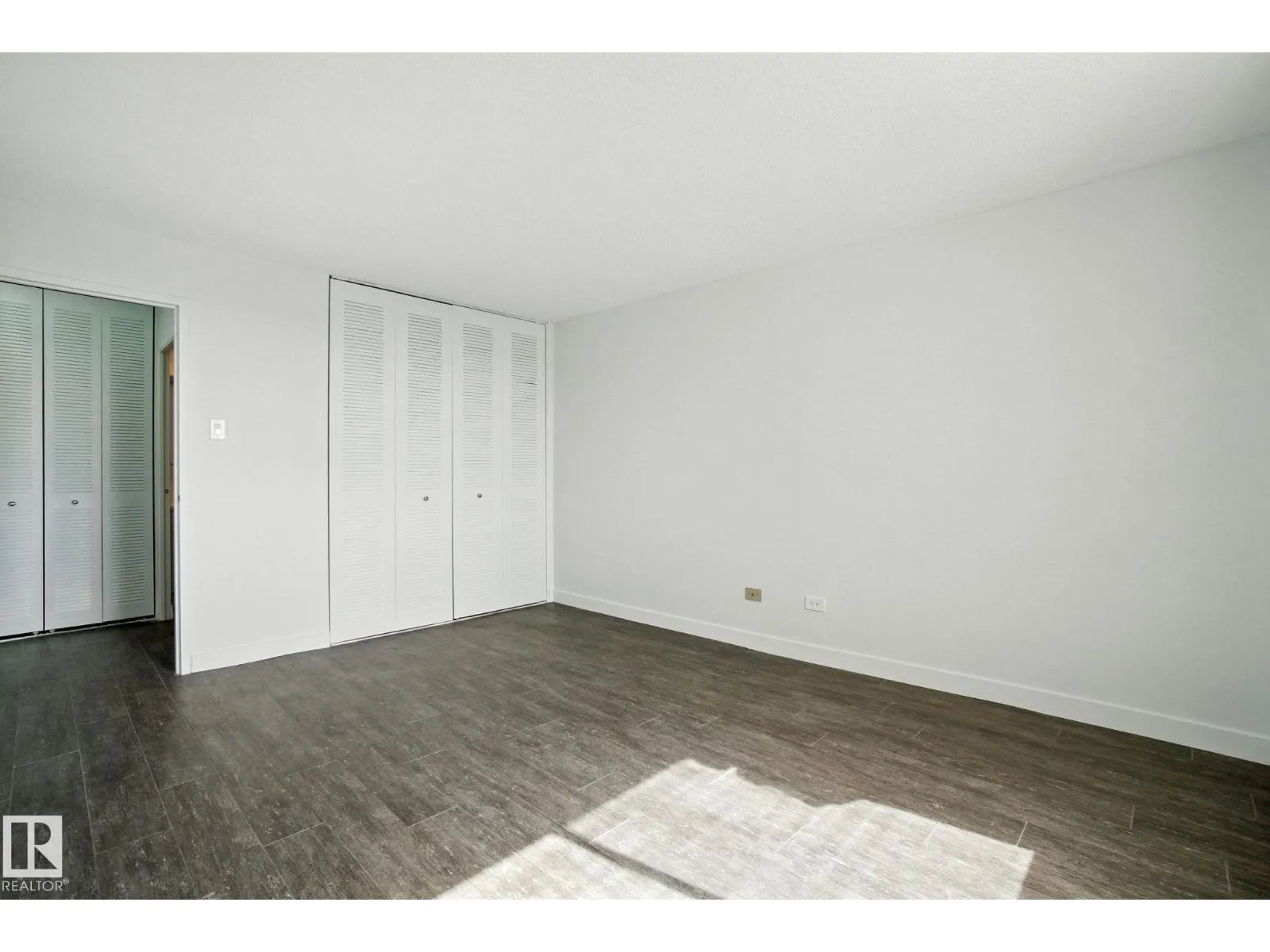 #703 9908 114 ST NW