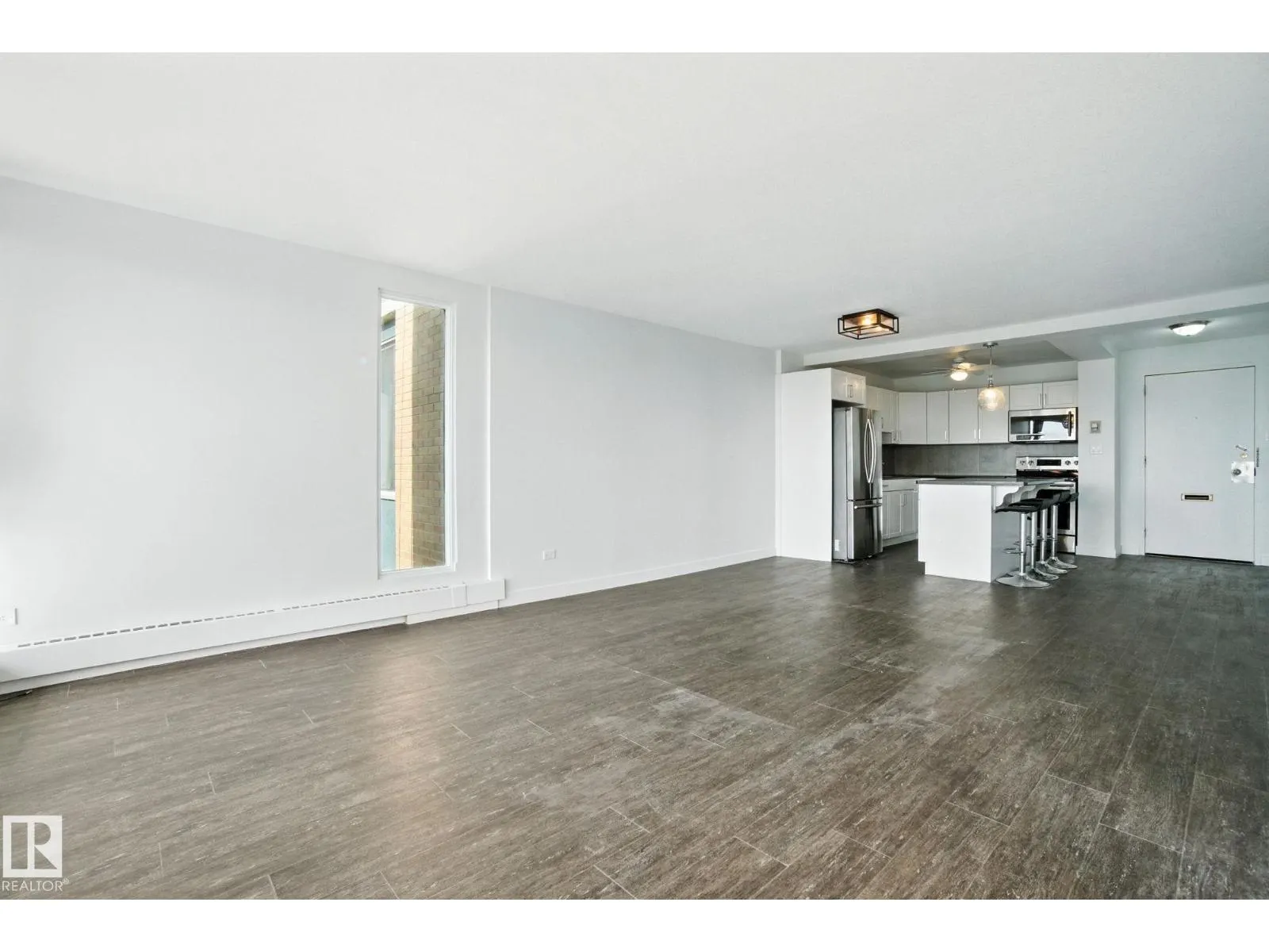 #703 9908 114 ST NW