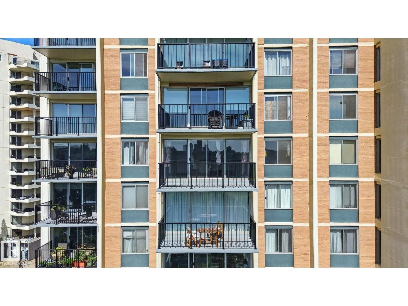 #703 9908 114 ST NW