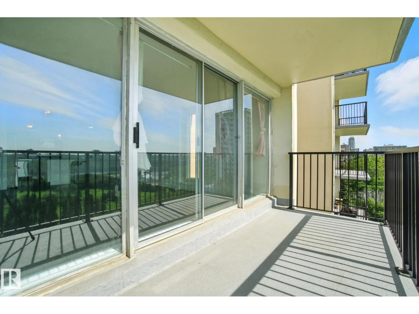 #703 9908 114 ST NW