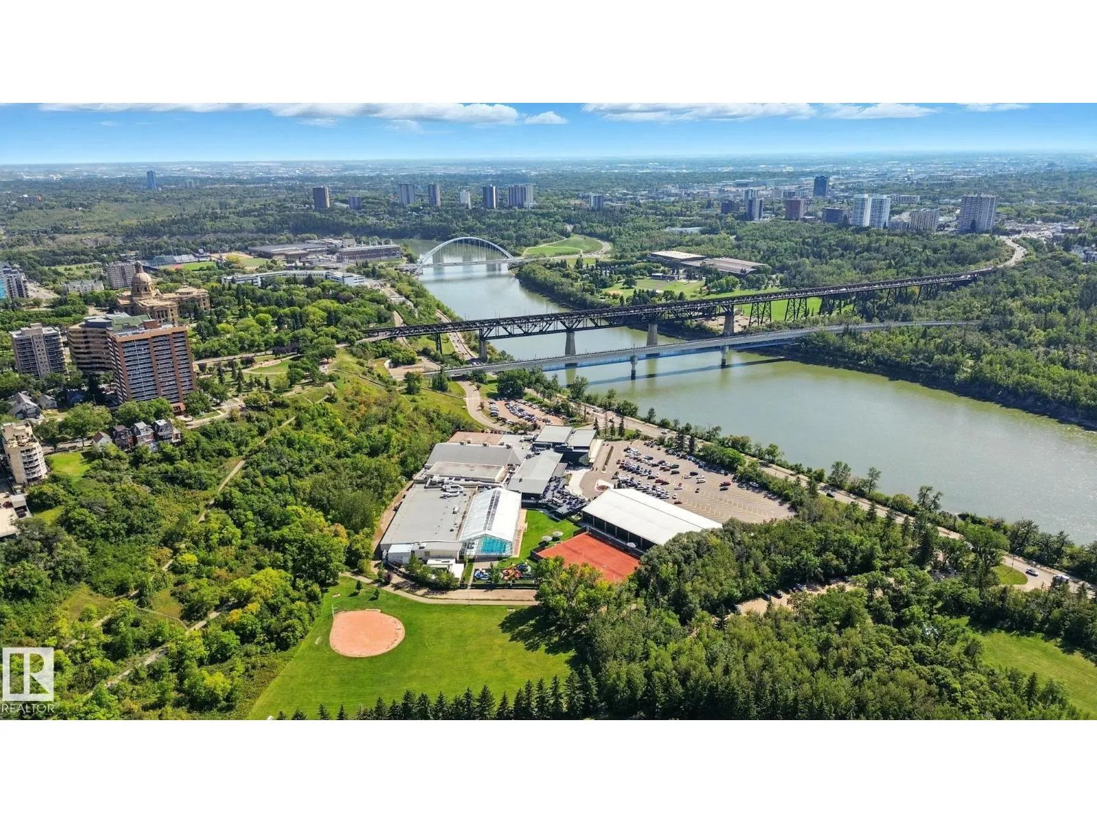 #703 9908 114 ST NW