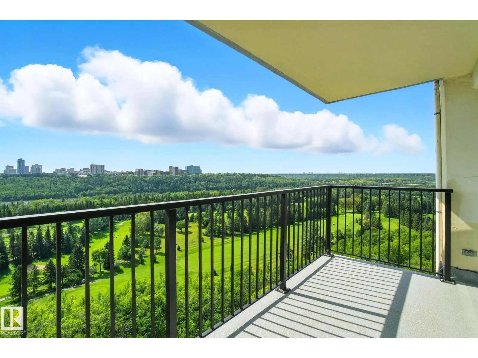 #703 9908 114 ST NW