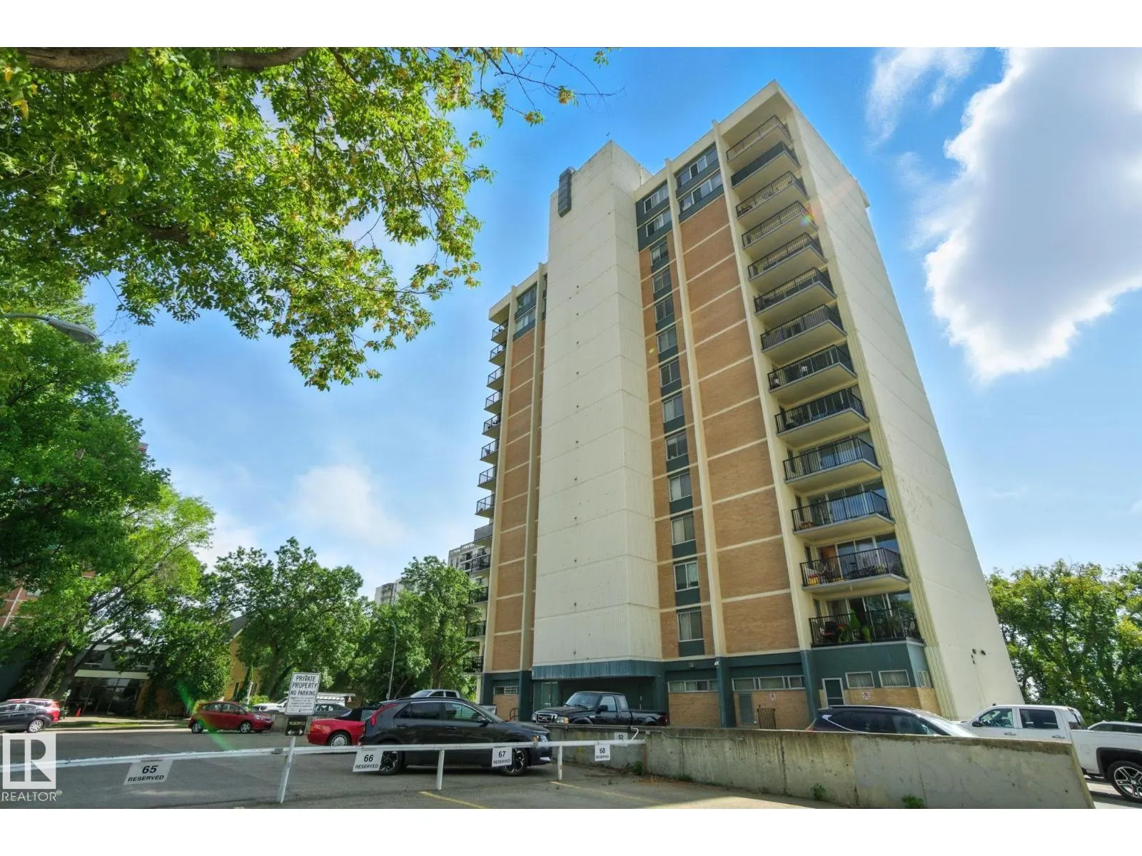 #703 9908 114 ST NW