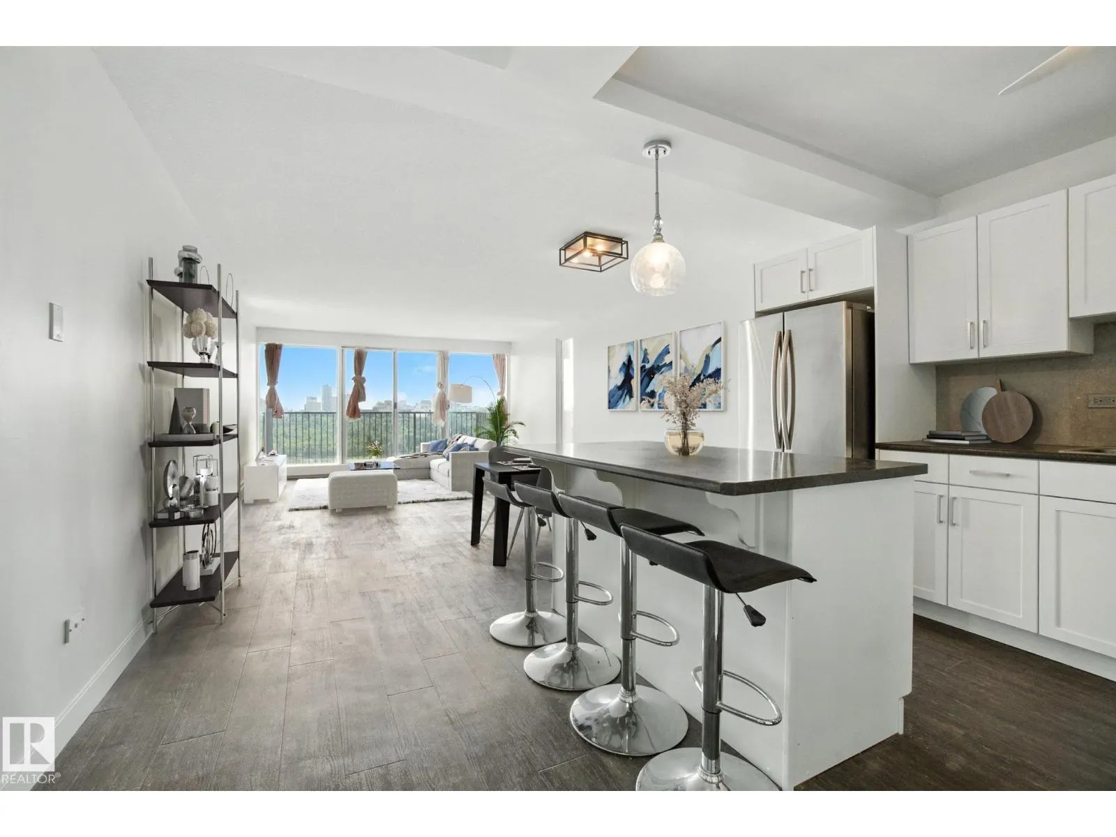 #703 9908 114 ST NW