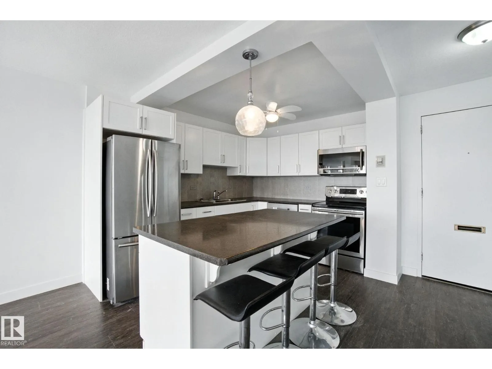 #703 9908 114 ST NW