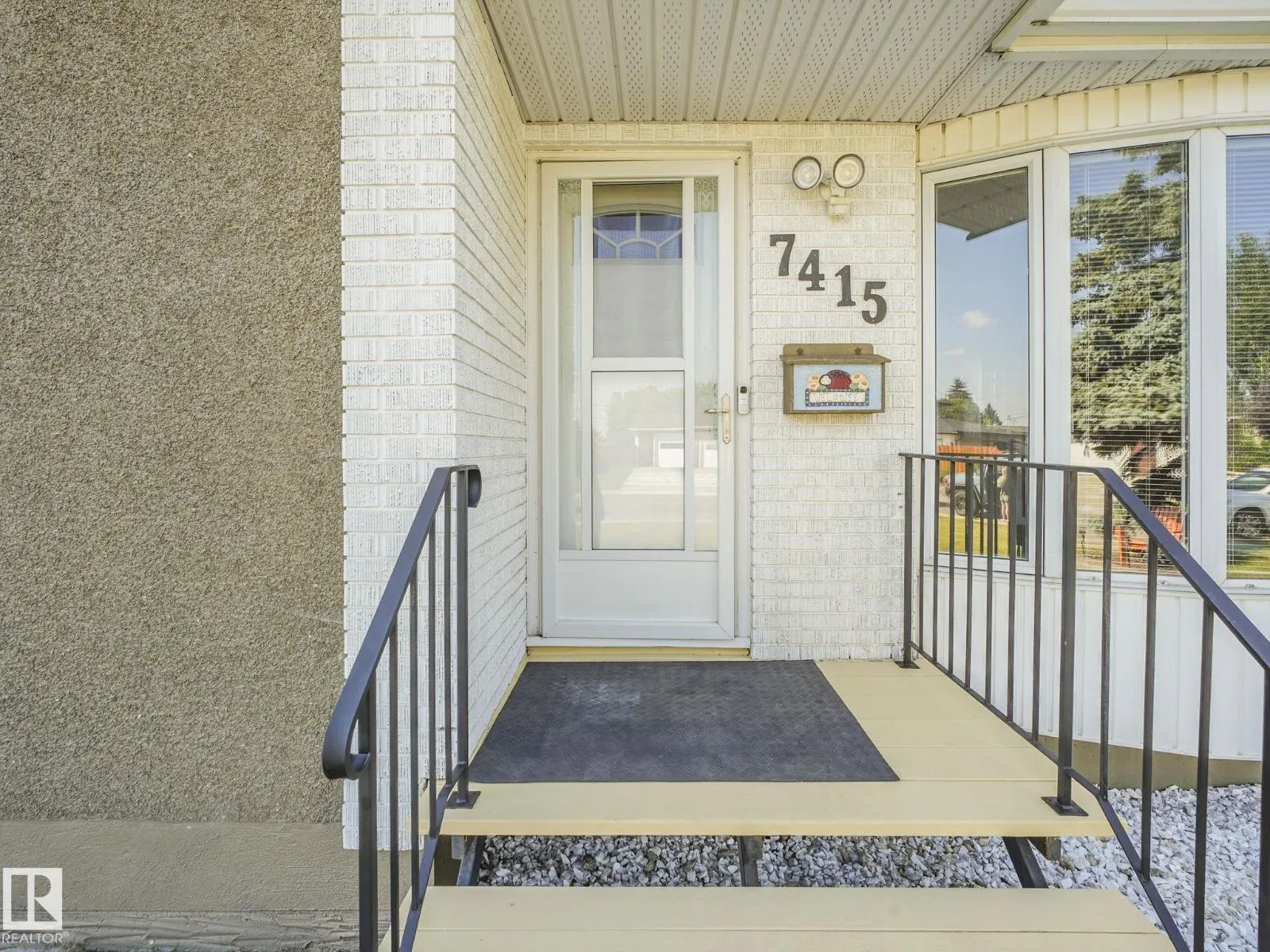 7415 84 AV NW