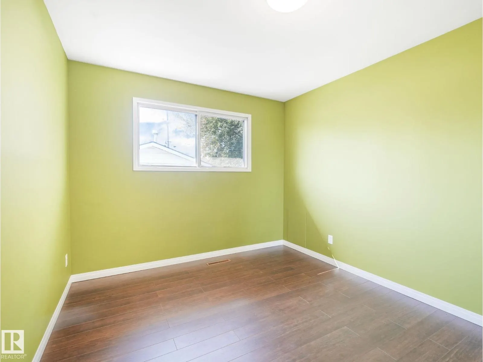 7415 84 AV NW