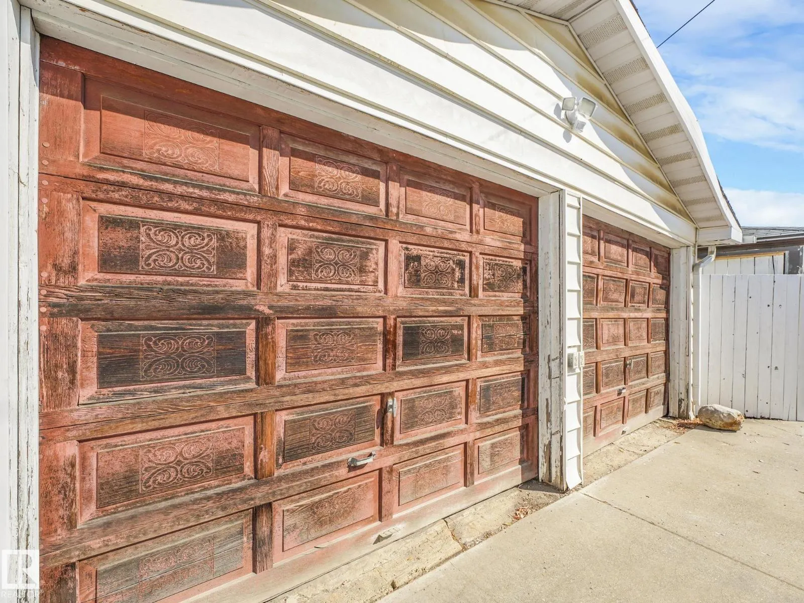 7415 84 AV NW