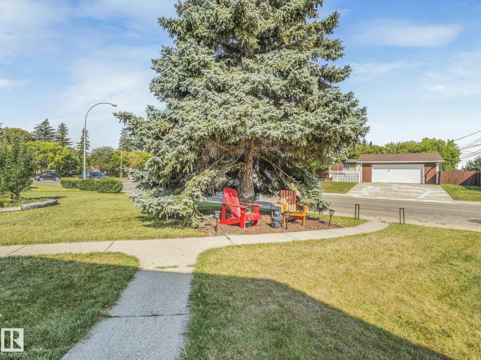 7415 84 AV NW