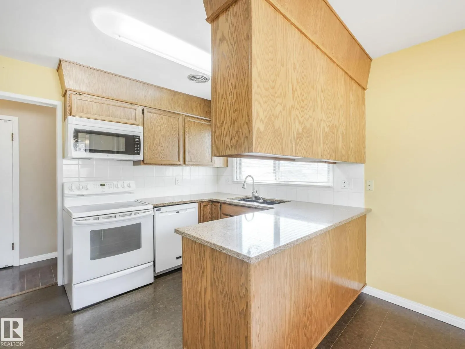7415 84 AV NW