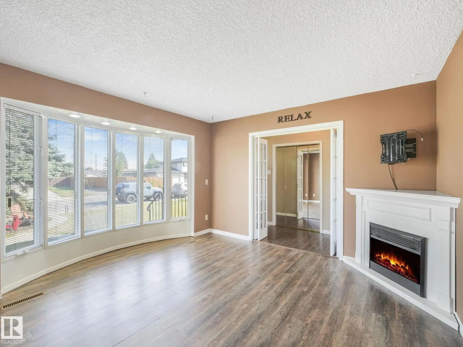7415 84 AV NW